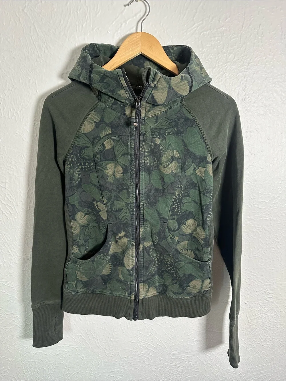 Lululemon Scuba Hoodie Size 6 Green Butterfly Print Full Zip Athletic Jacket - Picture 1 of 7